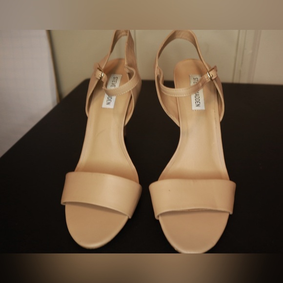 Tan Steve Madden Heels Size 9.5 - Picture 1 of 5